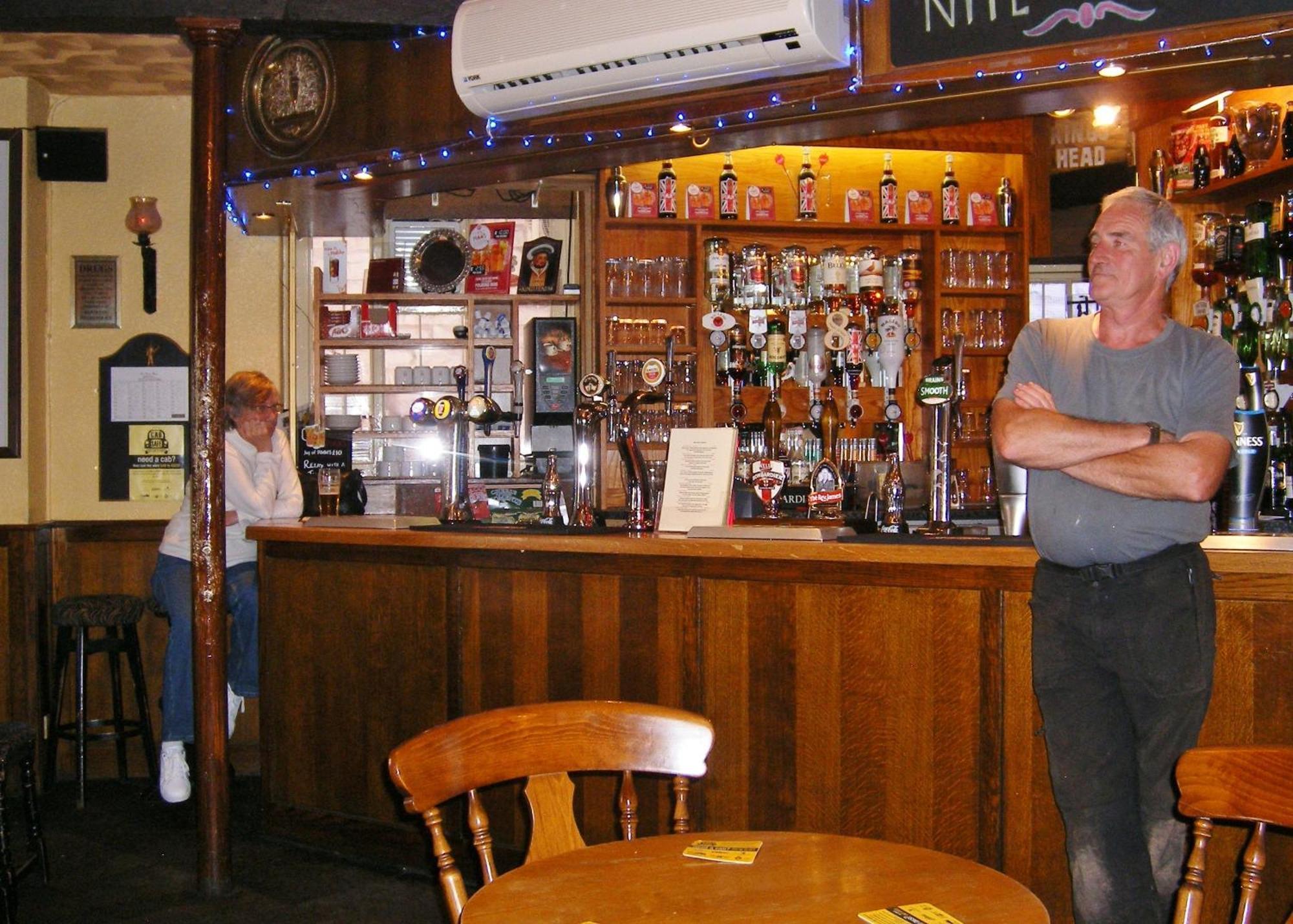 The Kings Head Hotel Abergavenny Exterior photo